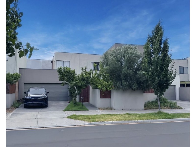 15 Queen Circuit, Sunshine VIC 3020