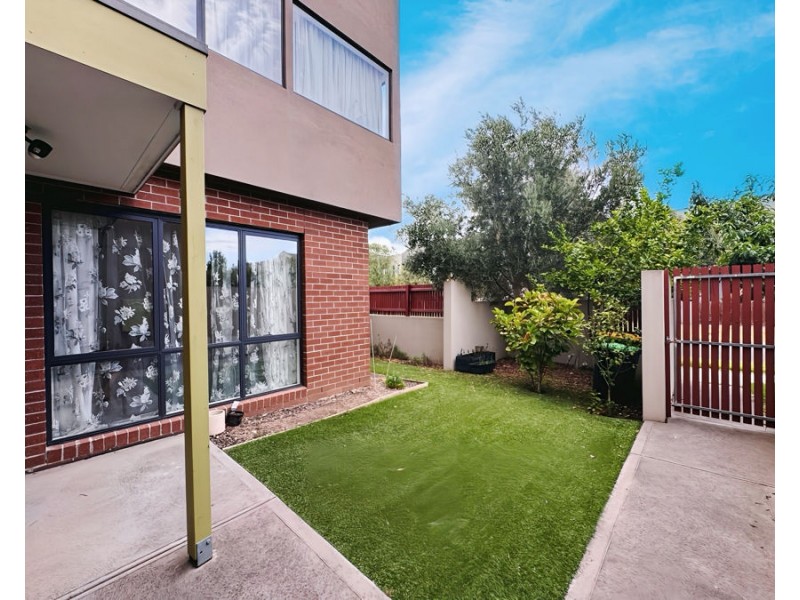15 Queen Circuit, Sunshine VIC 3020