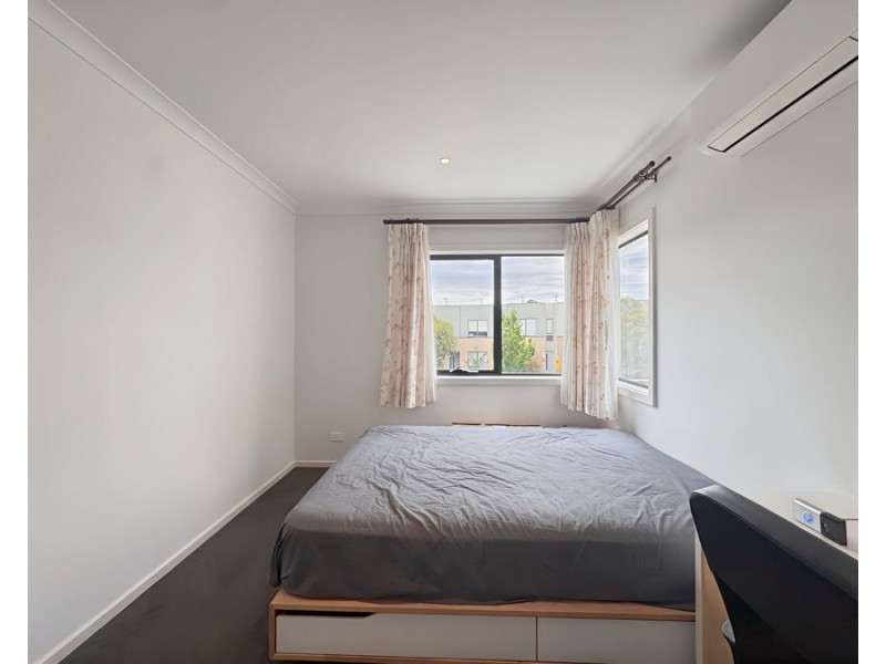 15 Queen Circuit, Sunshine VIC 3020