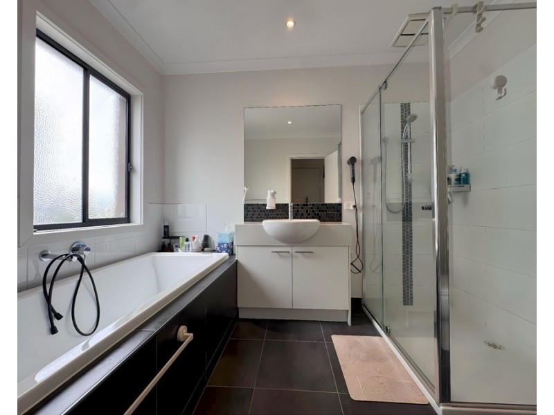 15 Queen Circuit, Sunshine VIC 3020