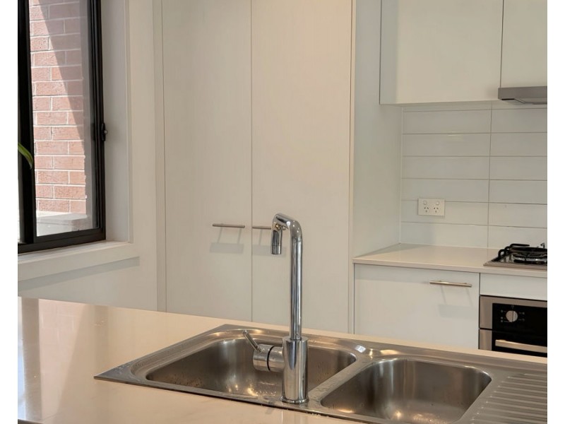 15 Queen Circuit, Sunshine VIC 3020