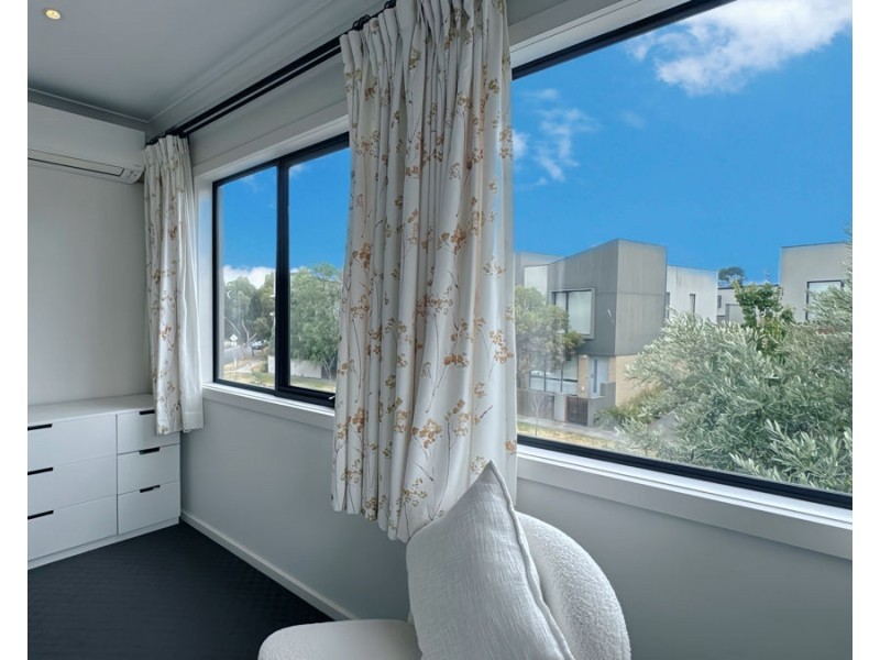 15 Queen Circuit, Sunshine VIC 3020