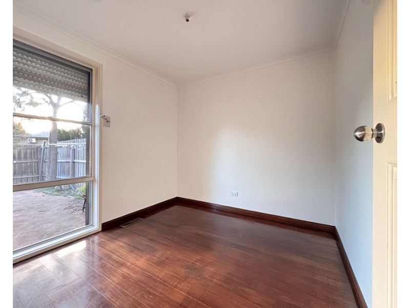 15 Rautman Cres, Sunshine West VIC 3020