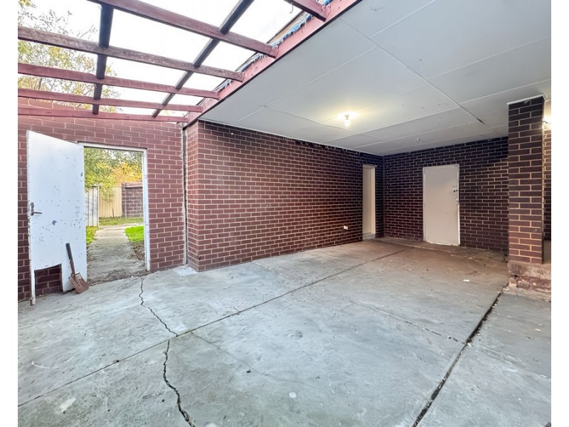 15 Rautman Cres, Sunshine West VIC 3020