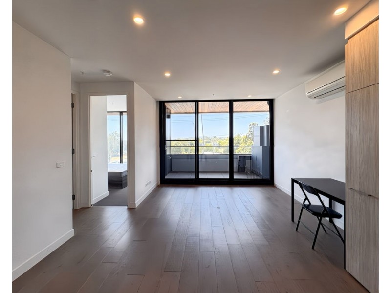 15 Irving Ave, Box Hill VIC 3128