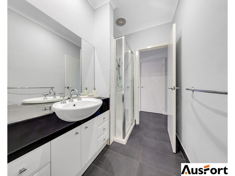 9 Juniper Avenue, Point Cook VIC 3030