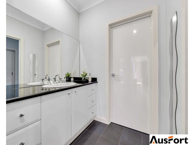 9 Juniper Avenue, Point Cook VIC 3030