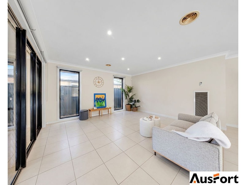 9 Juniper Avenue, Point Cook VIC 3030