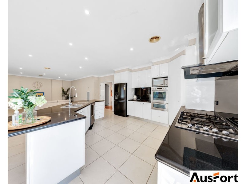 9 Juniper Avenue, Point Cook VIC 3030