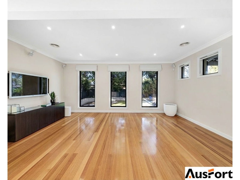 9 Juniper Avenue, Point Cook VIC 3030