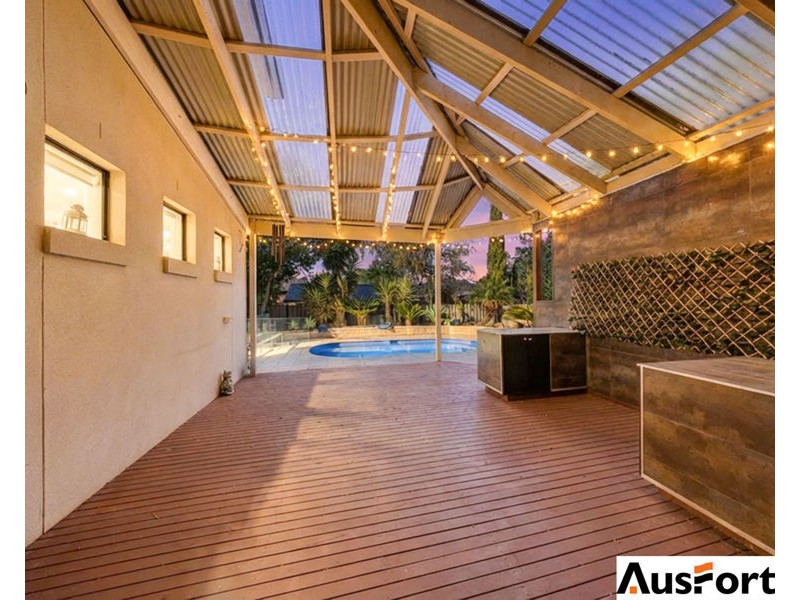 9 Juniper Avenue, Point Cook VIC 3030