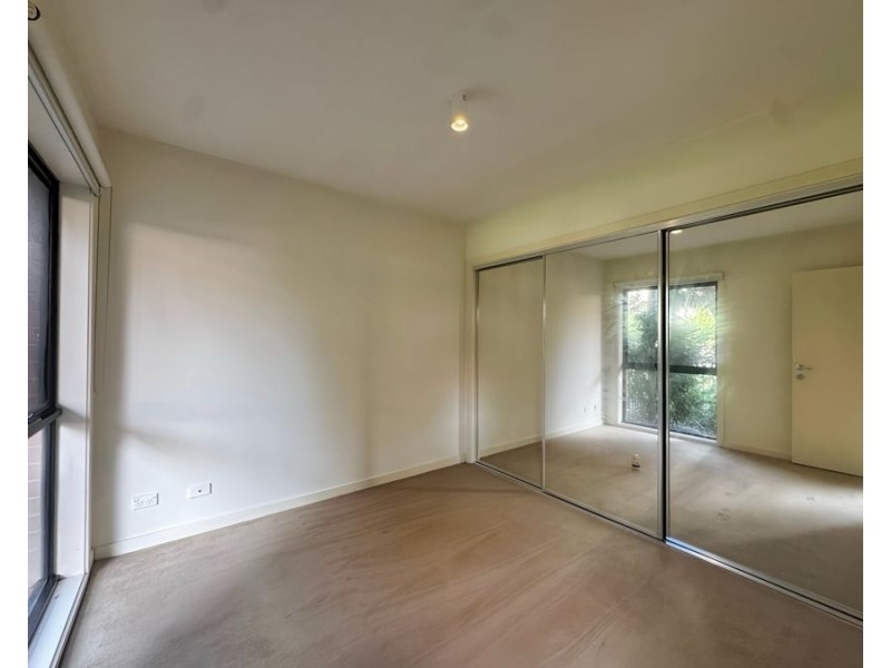 19/2 Monash Green Drive, Clayton VIC 3168