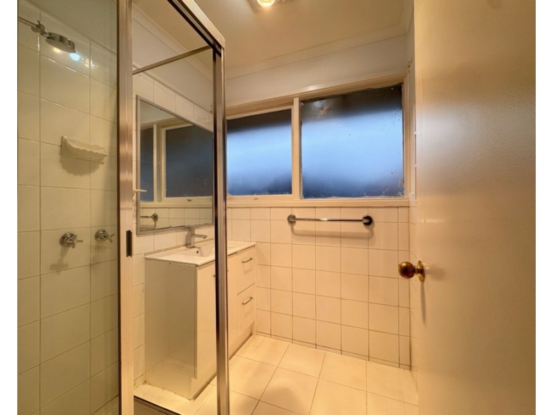 15 Kenna Drive, Lalor VIC 3075