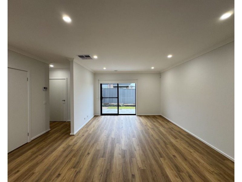 4 Gosfield drive, Werribee VIC 3030