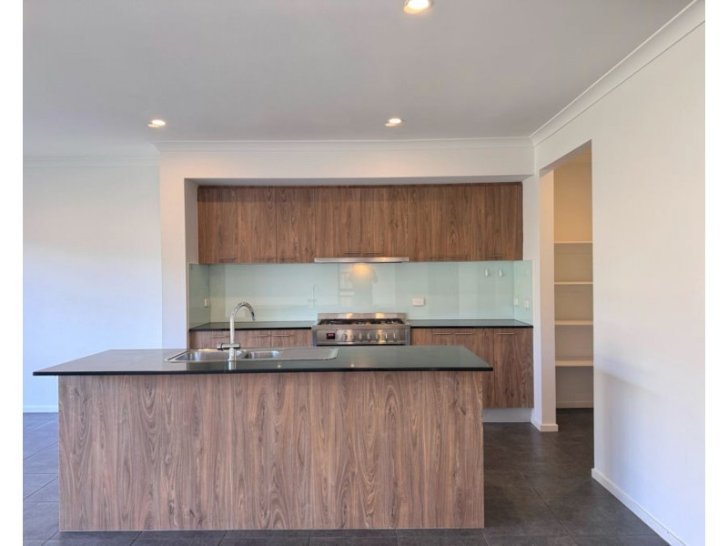91 Baycrest Drive, Point Cook VIC 3030