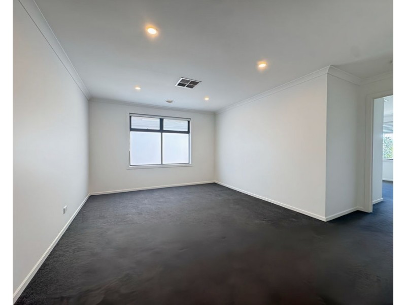 91 Baycrest Drive, Point Cook VIC 3030