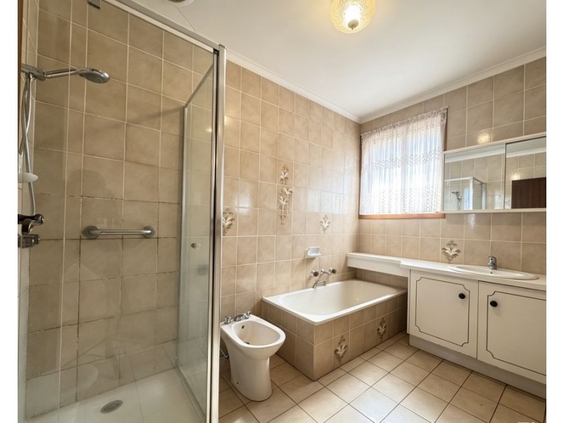 213 Milleara road, Keilor East VIC 3033