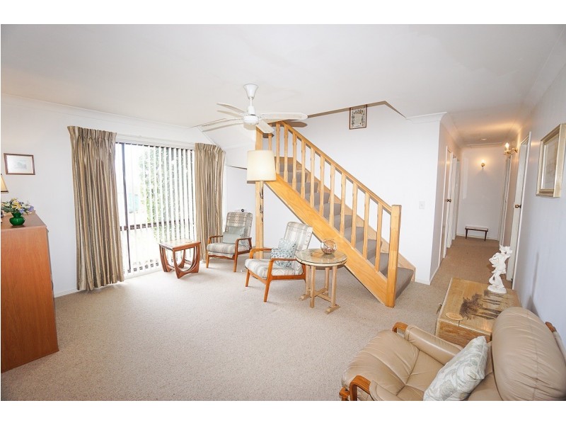 64 Railway Parade, Woodford NSW 2778