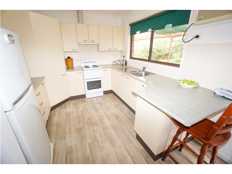 64 Railway Parade, Woodford NSW 2778