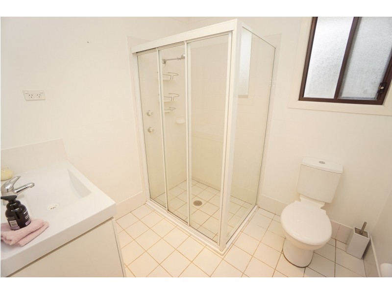 64 Railway Parade, Woodford NSW 2778