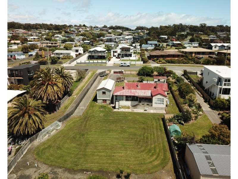 16 & 18 Westwood Street, Bridport TAS 7262