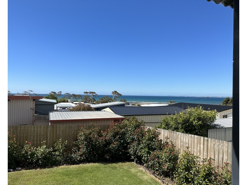 2/2 Mary Street, Bridport TAS 7262