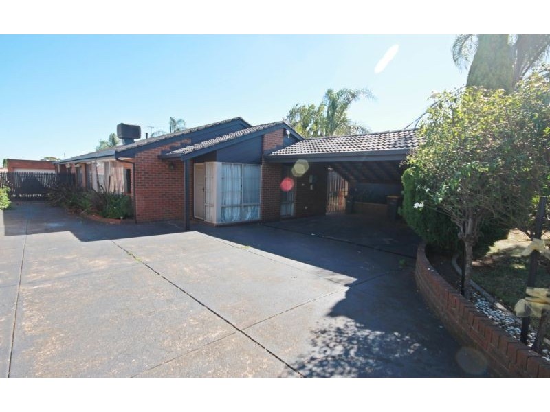 11 Grenda Drive, Mill Park VIC 3082