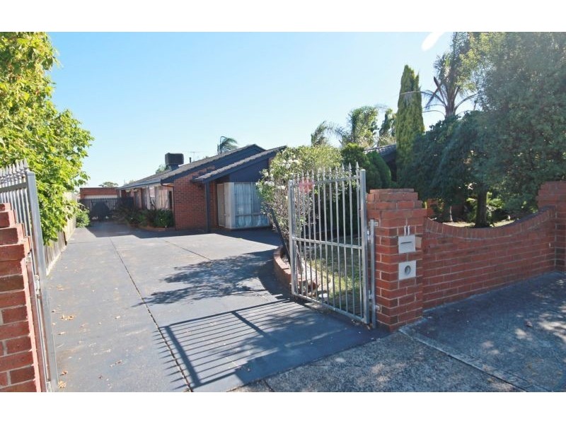 11 Grenda Drive, Mill Park VIC 3082