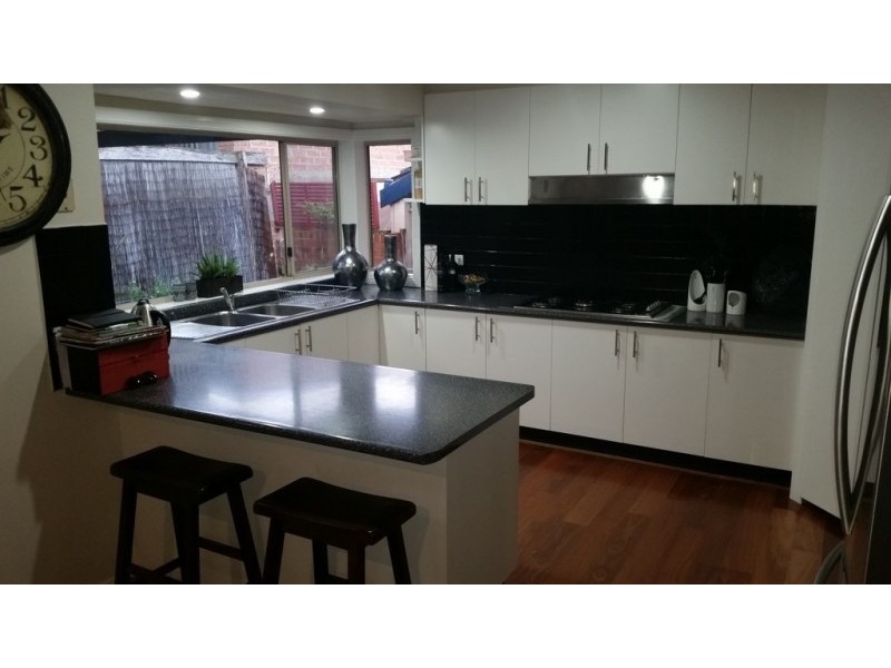 11 Grenda Drive, Mill Park VIC 3082