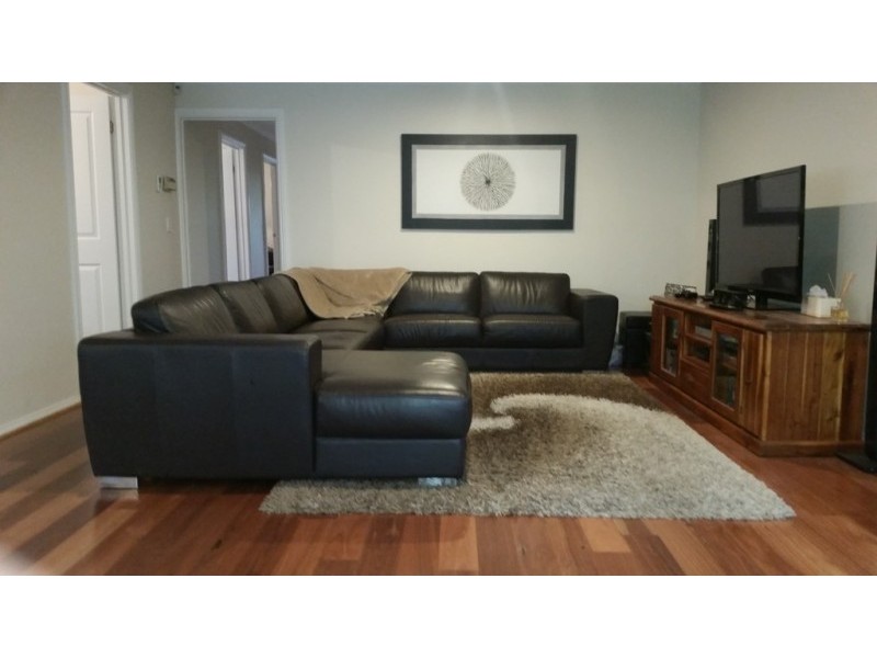 11 Grenda Drive, Mill Park VIC 3082