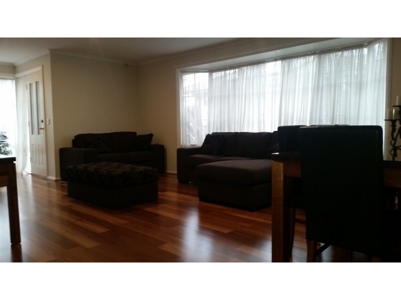 11 Grenda Drive, Mill Park VIC 3082