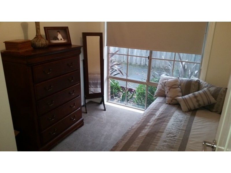 11 Grenda Drive, Mill Park VIC 3082