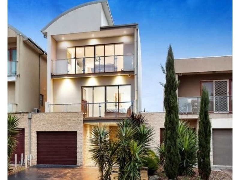 15 Diamond Boulevard, Greensborough VIC 3088