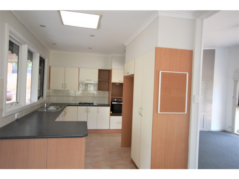 1 De Blonay Cres, Greensborough VIC 3088