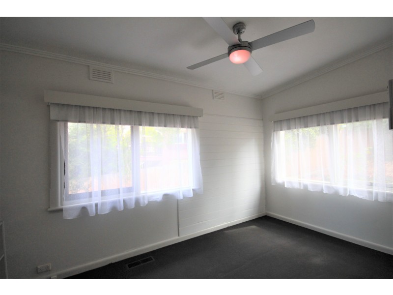 1 De Blonay Cres, Greensborough VIC 3088