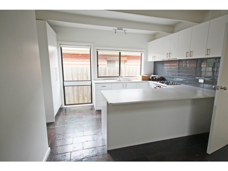 15 Curtis Ave, Watsonia VIC 3087