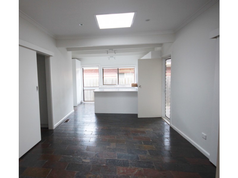 15 Curtis Ave, Watsonia VIC 3087