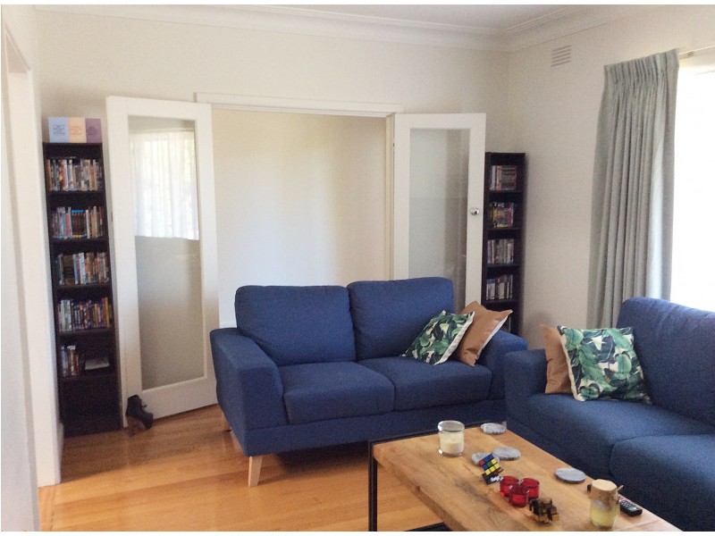 15 Curtis Ave, Watsonia VIC 3087