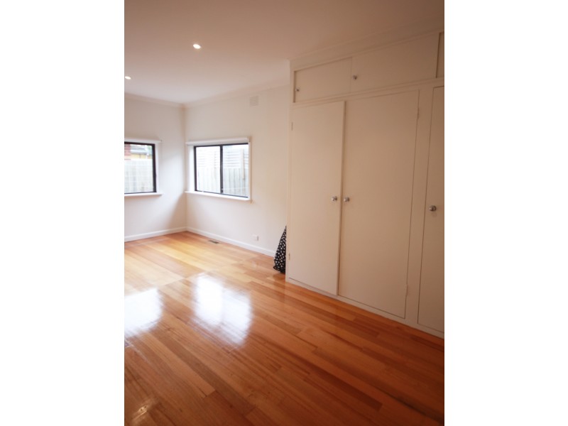 15 Curtis Ave, Watsonia VIC 3087