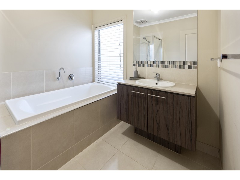 8 Croft Street, Mernda VIC 3754