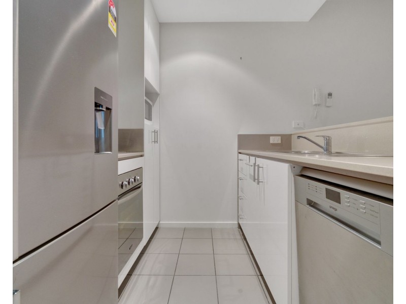214/166 ROUSE STREET, Port Melbourne VIC 3207