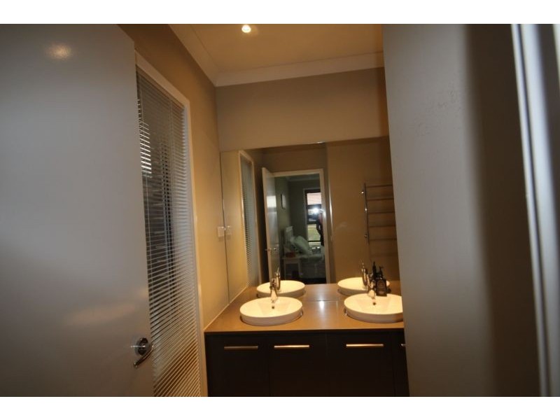 25 Patience Ave, Doreen VIC 3754