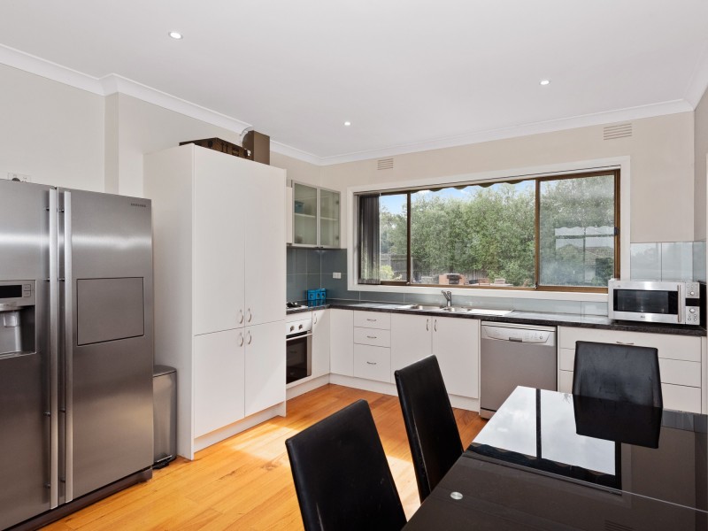 14 Yerrawa Drive, Watsonia VIC 3087