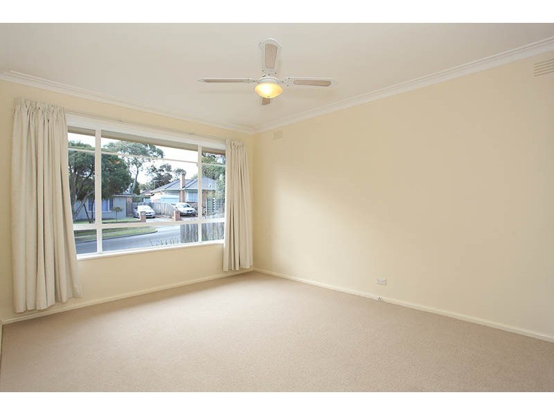 17 Dallas Crescent, Watsonia North VIC 3087