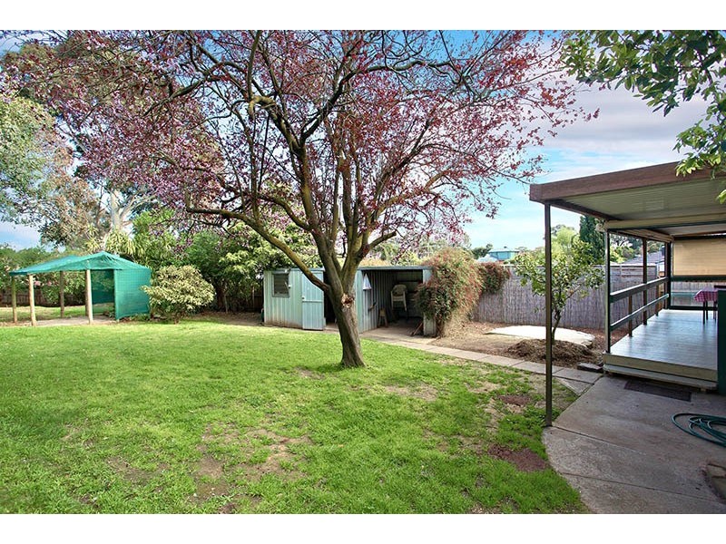 17 Dallas Crescent, Watsonia North VIC 3087