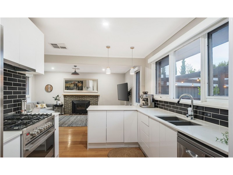 21 Yerrawa Drive, Watsonia VIC 3087