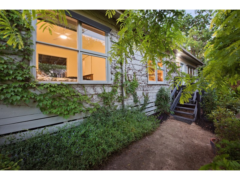 19 Paterson Cres, Greensborough VIC 3088