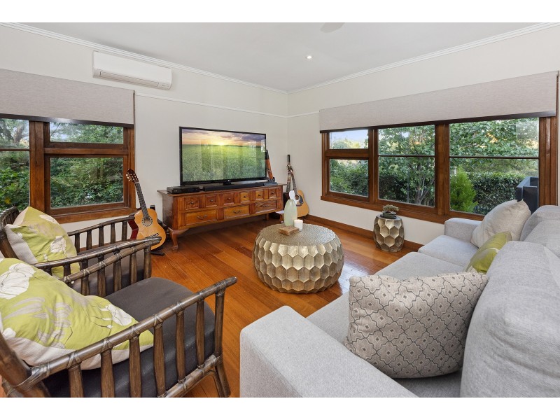 19 Paterson Cres, Greensborough VIC 3088