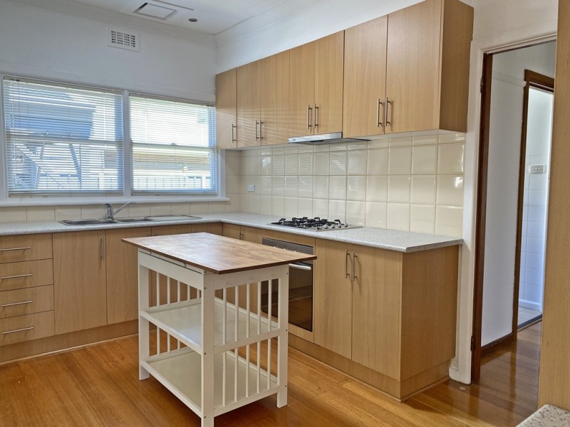 31 Tarana Avenue, Glenroy VIC 3046