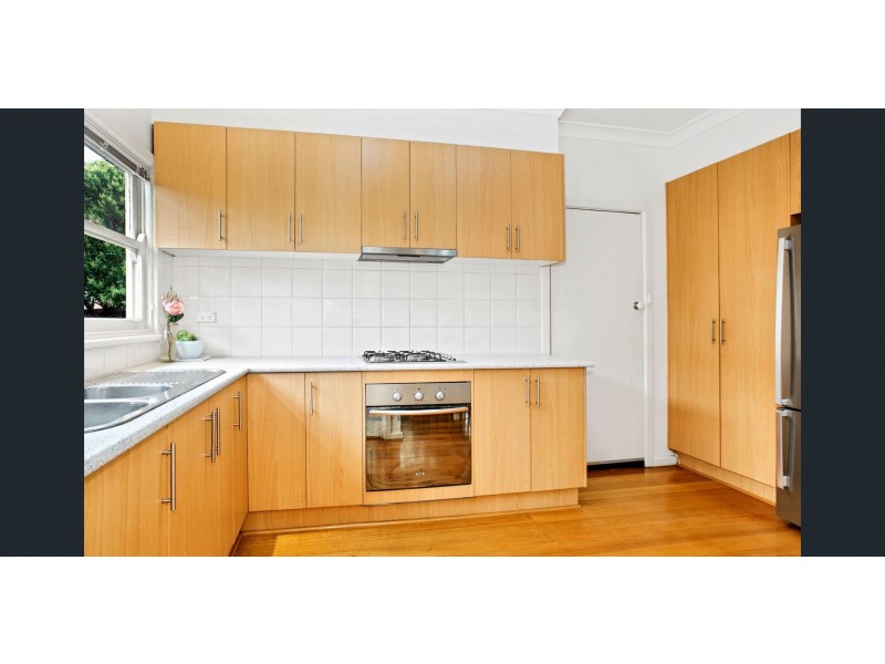 31 Tarana Avenue, Glenroy VIC 3046